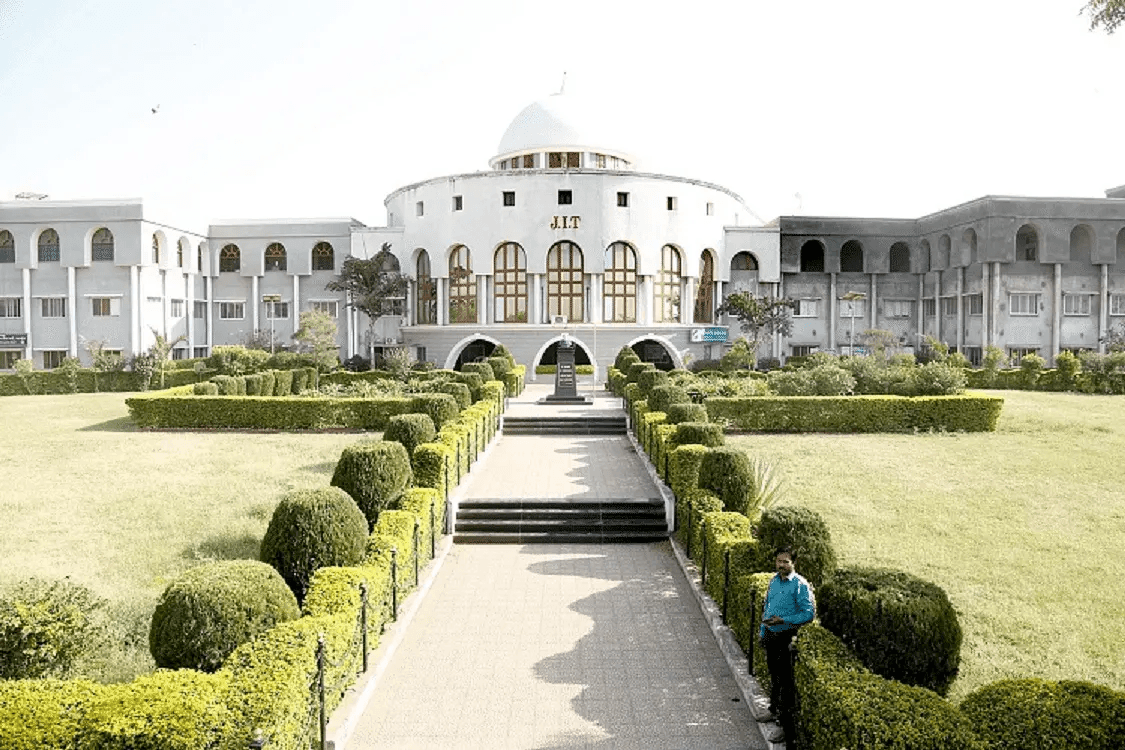 Campus Infrastructure & Living